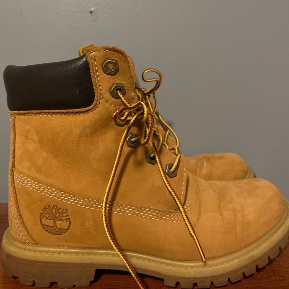 Women’s Timberland Boots - Picture 1 of 2